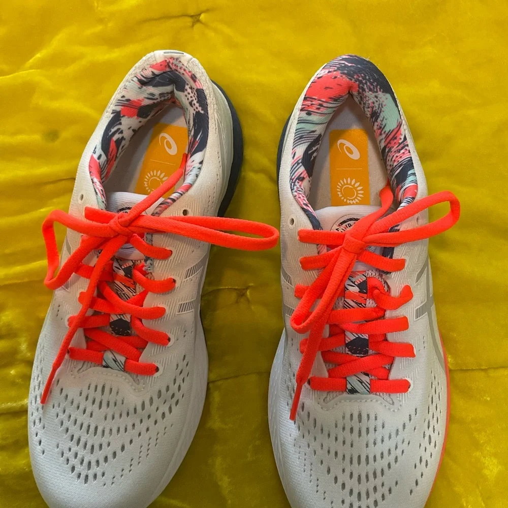 ASICS Shoes - Picture 3 of 4